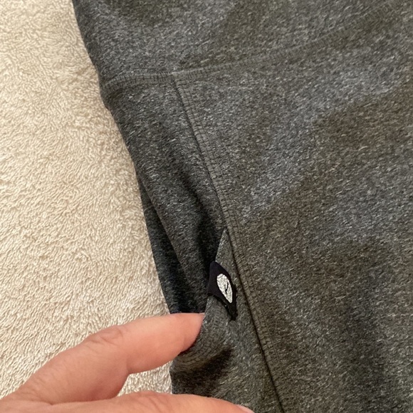 Gottex Studio great yoga pants with pocket and mesh sheer black squares on sides - Picture 4 of 13